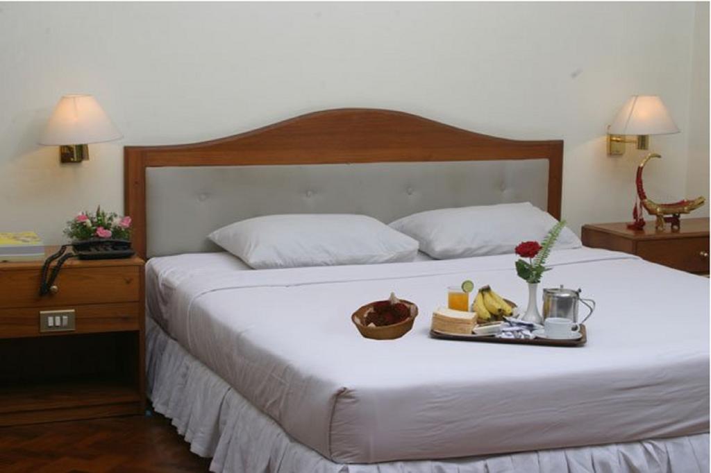 Yuzana Hotel Янгон Экстерьер фото