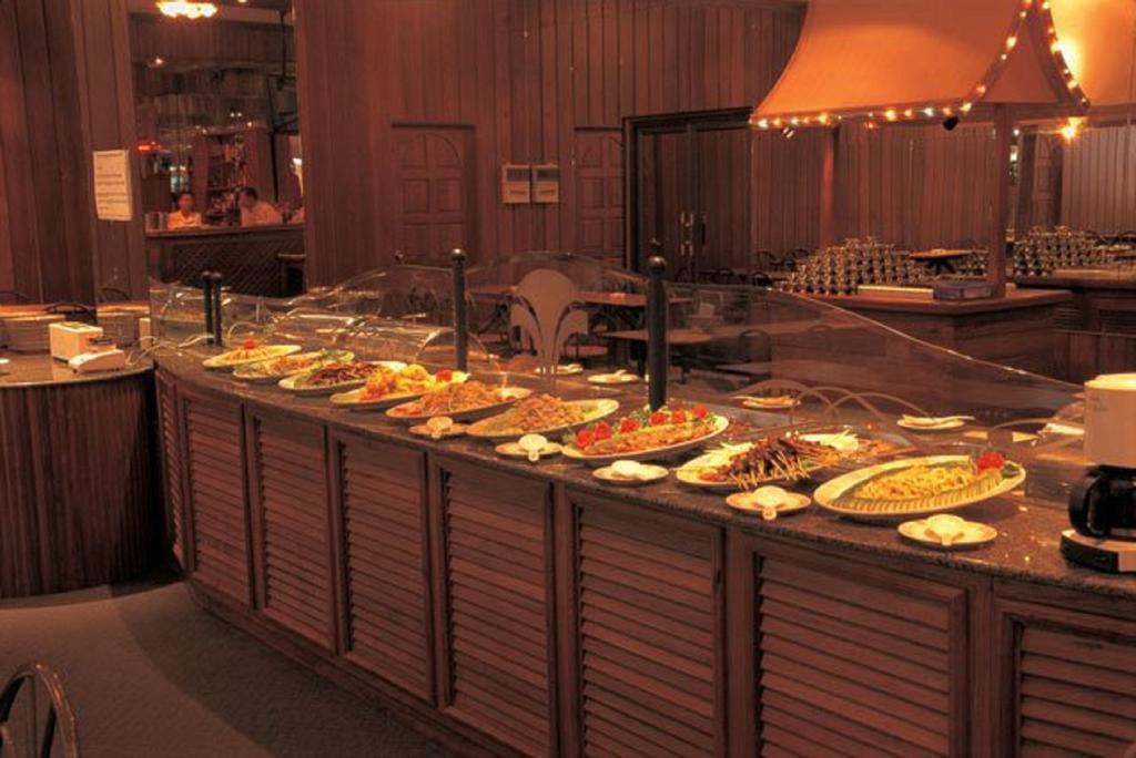 Yuzana Hotel Янгон Экстерьер фото