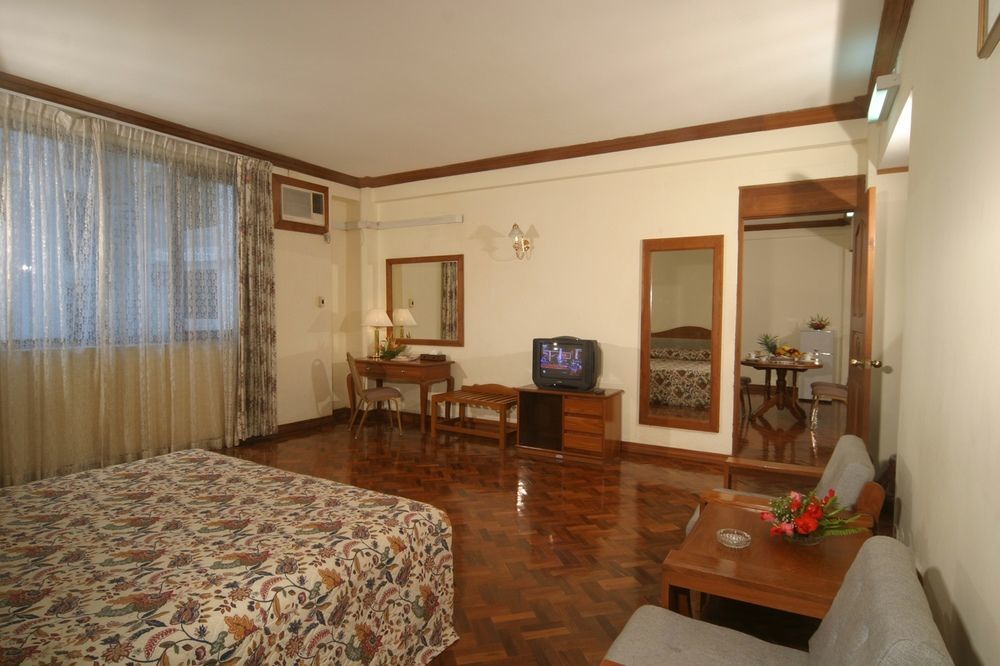 Yuzana Hotel Янгон Экстерьер фото